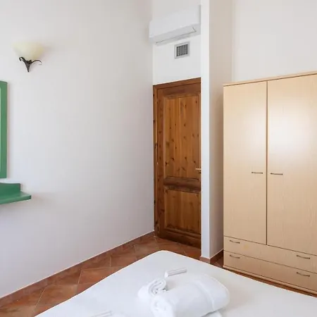 Welcomely - Il Borghetto 7 *